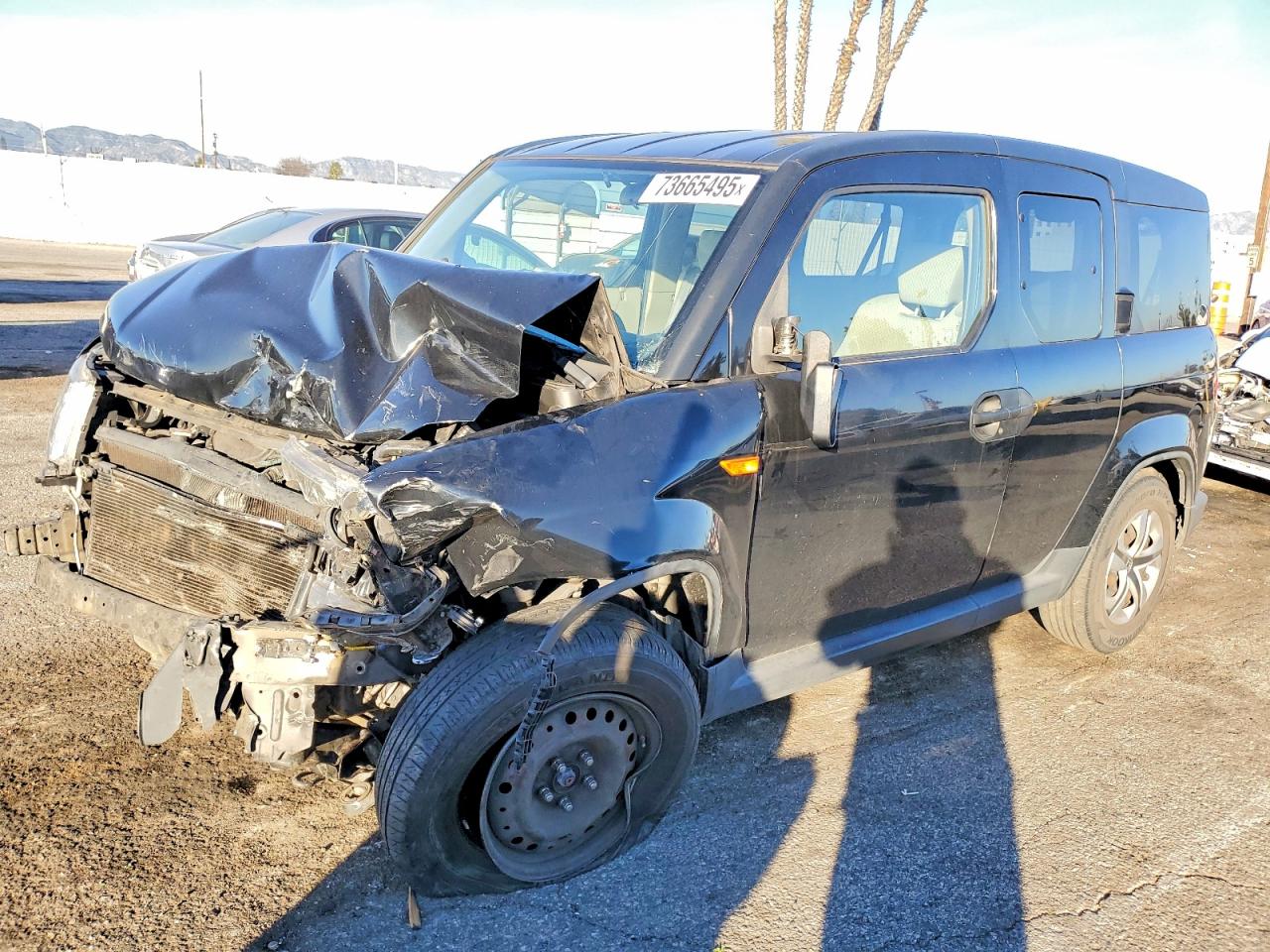 2011 Honda Element LX, VIN 5J6YH1H32BL000657 — Front end