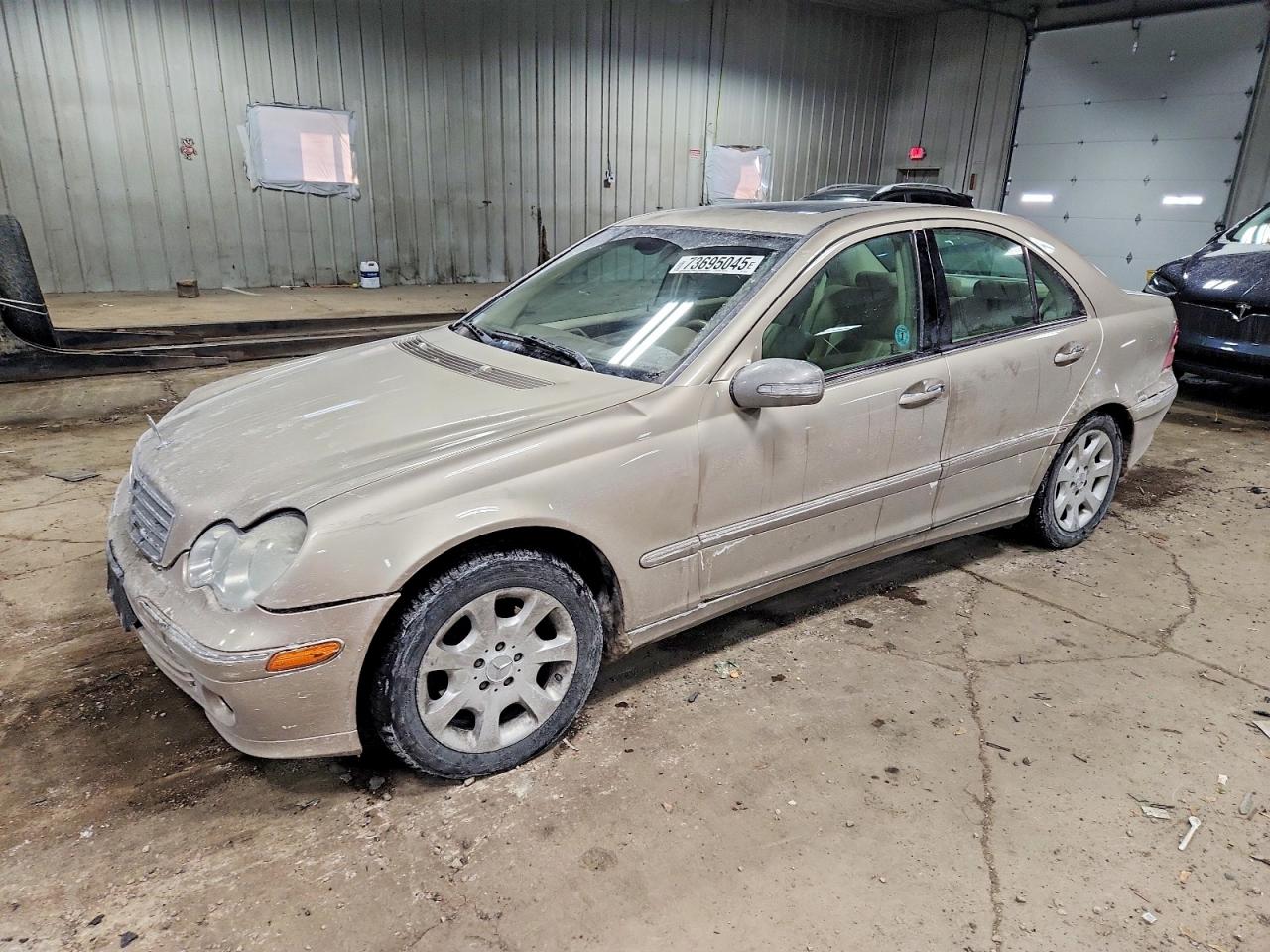 2005 Mercedes-Benz C 240, VIN WDBRF81J05F596869 — Зад