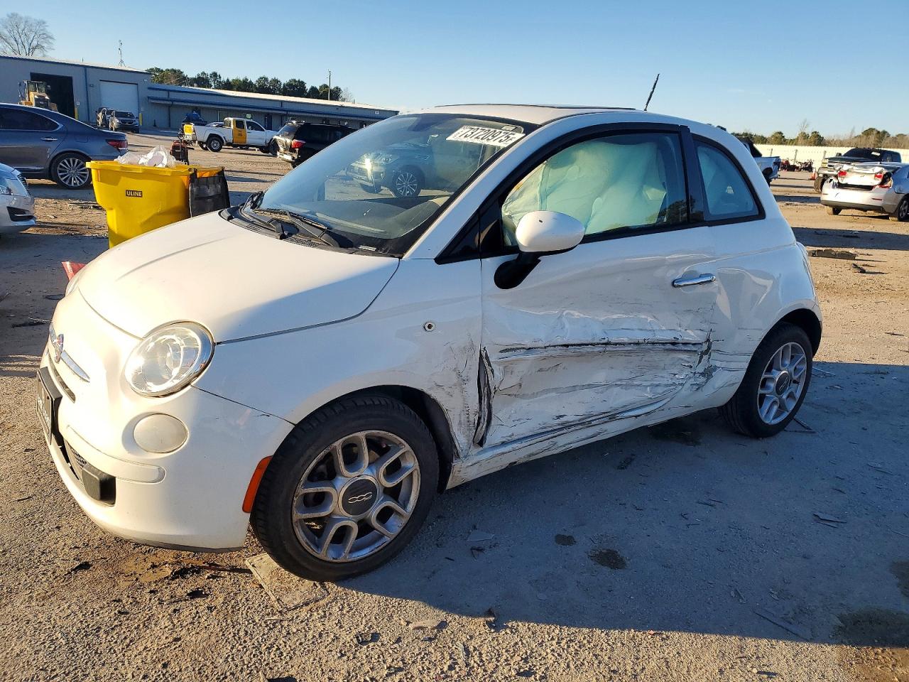 2014 FIAT 500 Pop, VIN 3C3CFFAR8ET268756 — Side