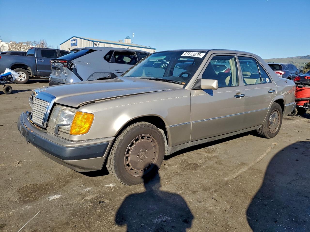 1990 Mercedes-Benz 300 E, VIN WDBEA30D5LB071984 — Front end