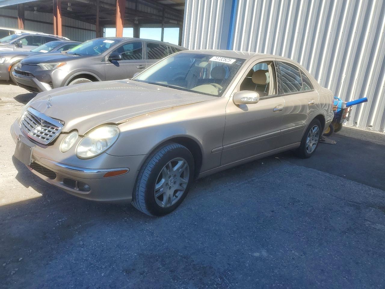 2004 Mercedes-Benz E 320, VIN WDBUF65J24A468962 — Front end