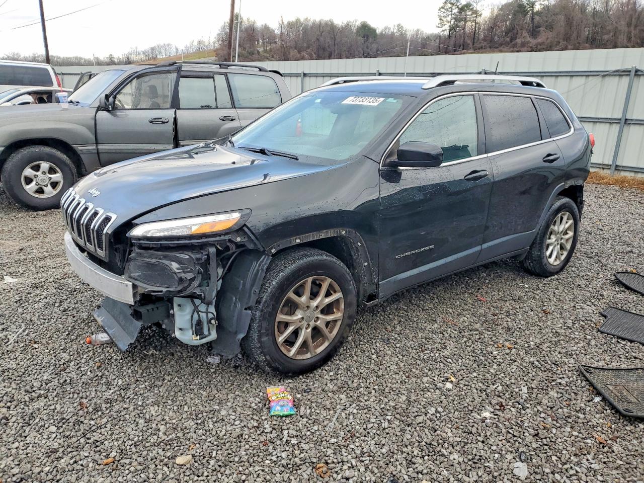 2016 Jeep Cherokee 75th Anniversary, VIN 1C4PJMCS8GW118806 — Front end