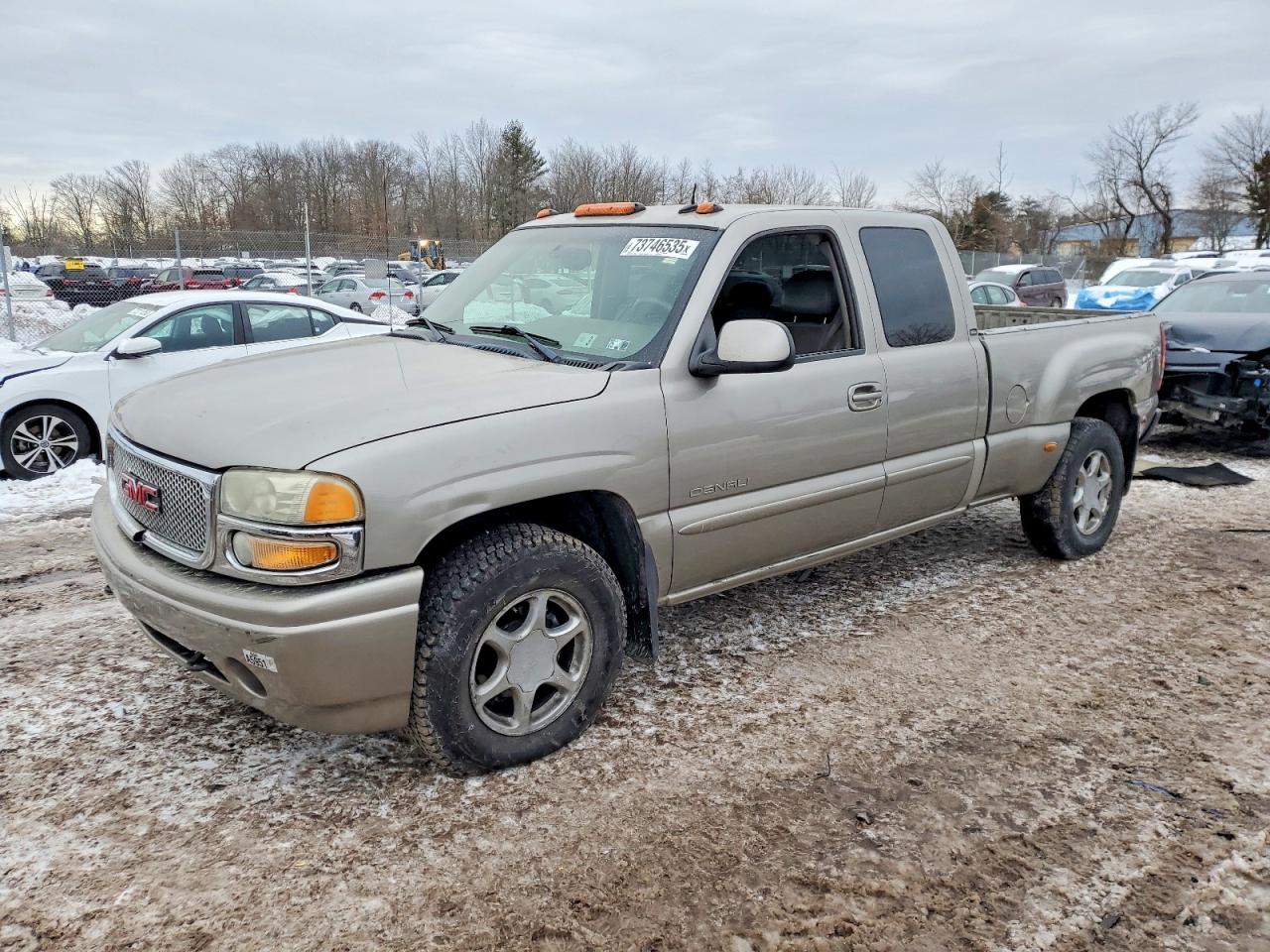 2003 GMC Sierra Denali, VIN 2GTFK69U831121980 — Side