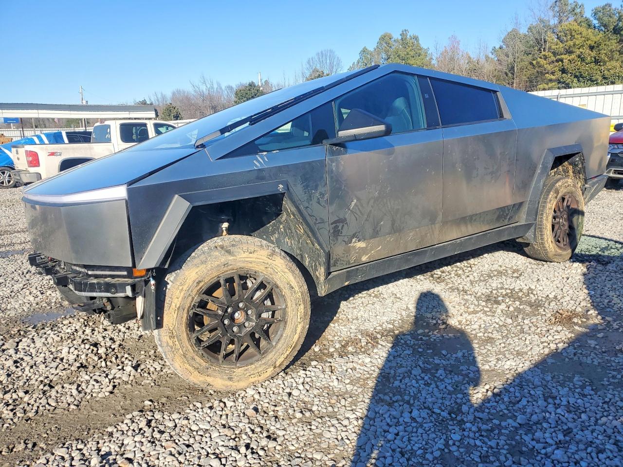 2025 Tesla Cybertruck, VIN 7G2CEHED0SA072307 — Front end