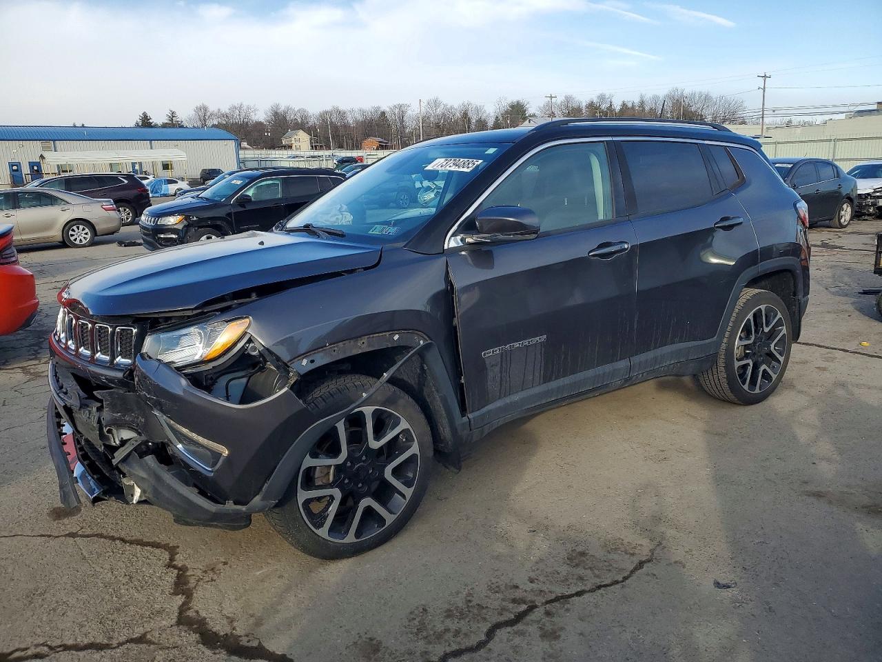 2018 Jeep Compass Limited, VIN 3C4NJDCB3JT350041 — Front end