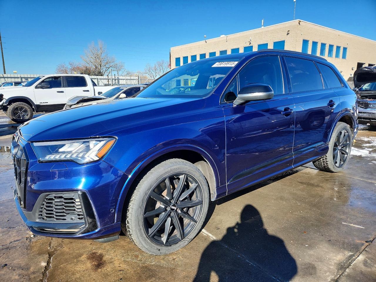 2020 Audi SQ7, VIN WA1VWAF7XLD010136 — Перед