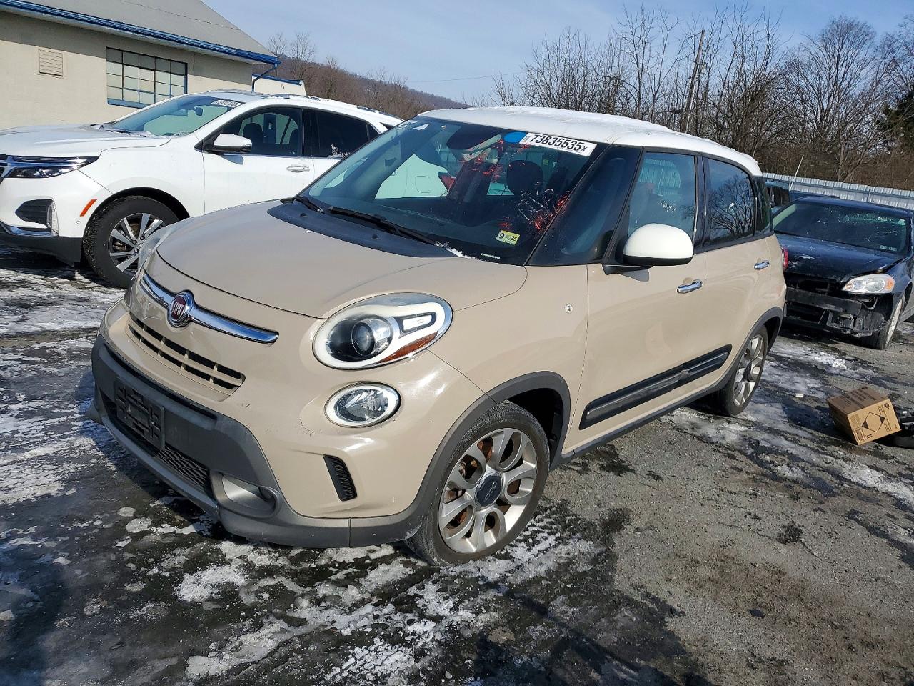 2016 FIAT 500L Urbana Trekking, VIN ZFBCFADH6GZ037788 — Minor dents and scratches