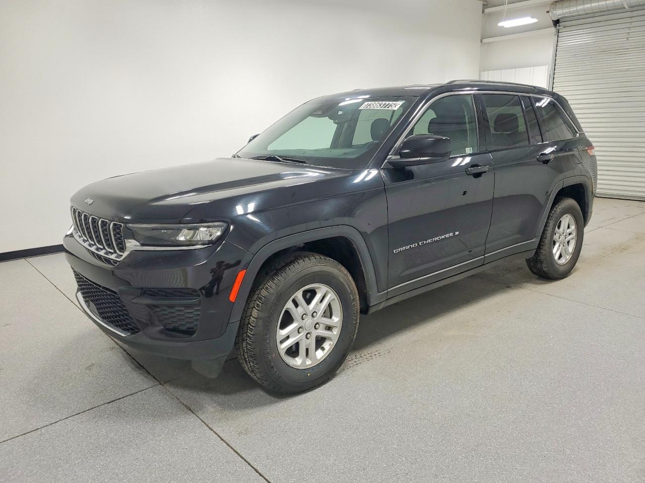 2024 Jeep Grand Cherokee Laredo, VIN 1C4RJGAGXRC708079 — Minor dents and scratches