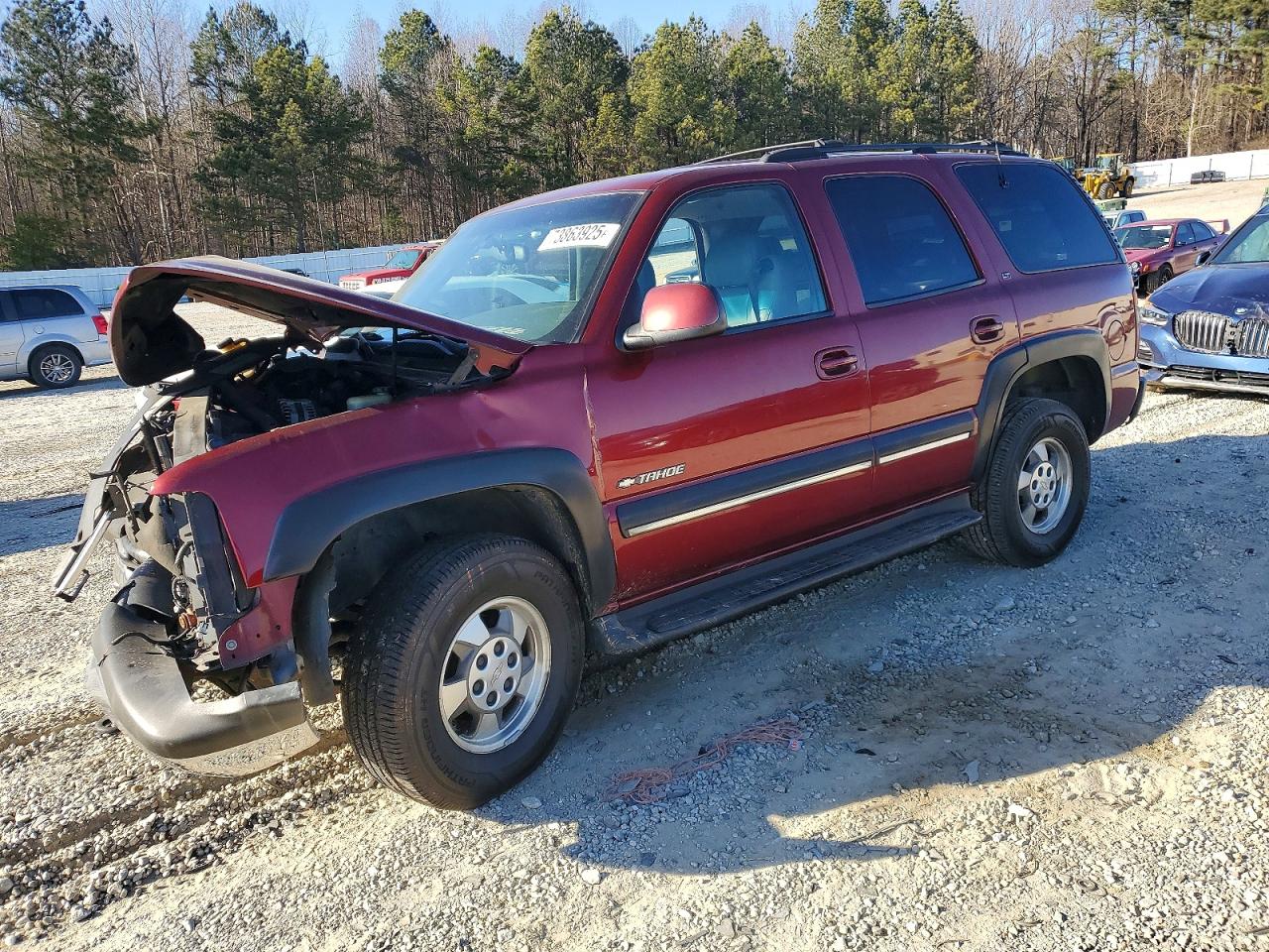 2001 Chevrolet Tahoe LT, VIN 1GNEC13T91R157197 — Front end