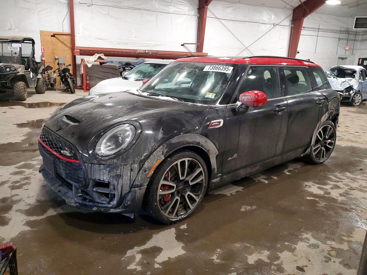 2022 MINI Clubman John Cooper Works, VIN WMWJZ9C08N2R85358 — Зад