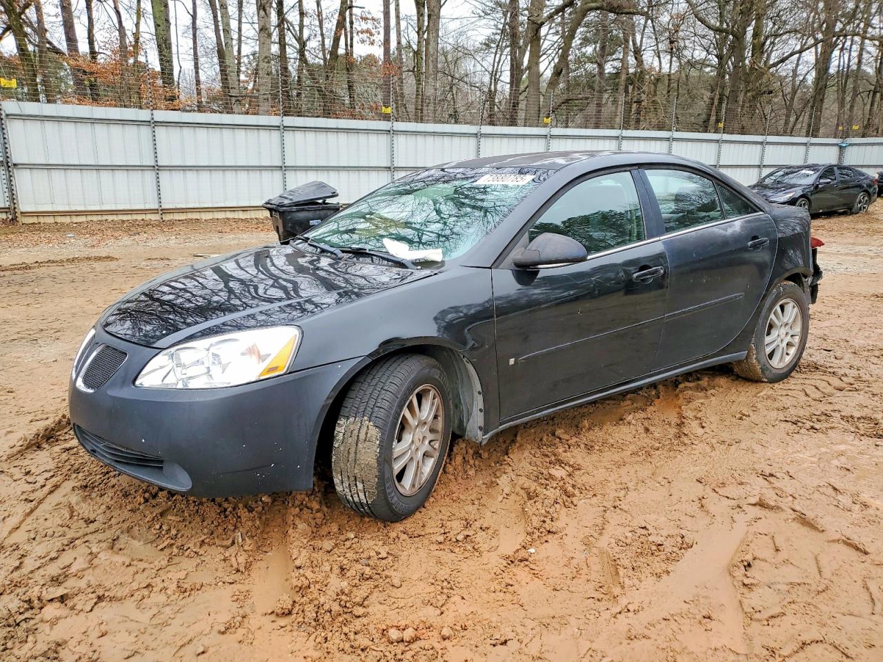 2006 Pontiac G6 6-Cyl, VIN 1G2ZG558464263161 — Rear end