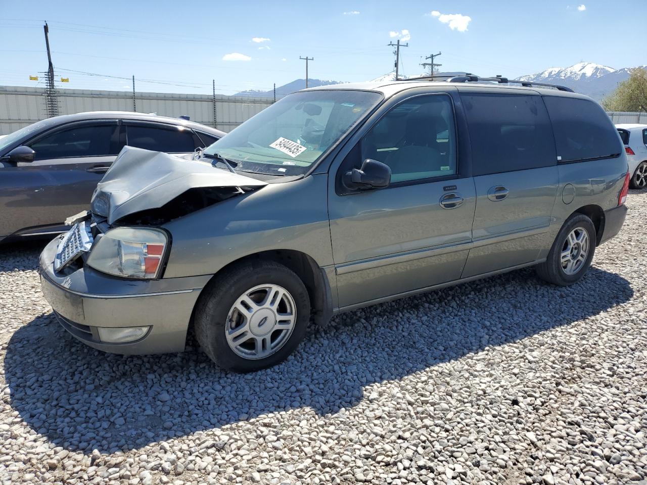2005 Ford Freestar SEL, VIN 2FMZA52235BA92738 — Front end