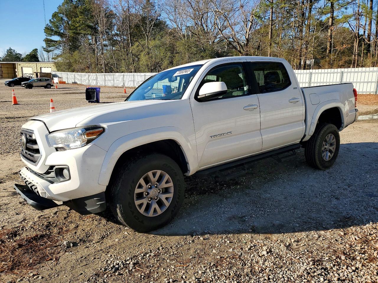 2019 Toyota Tacoma SR5, VIN 3TMAZ5CNXKM105949 — Front end