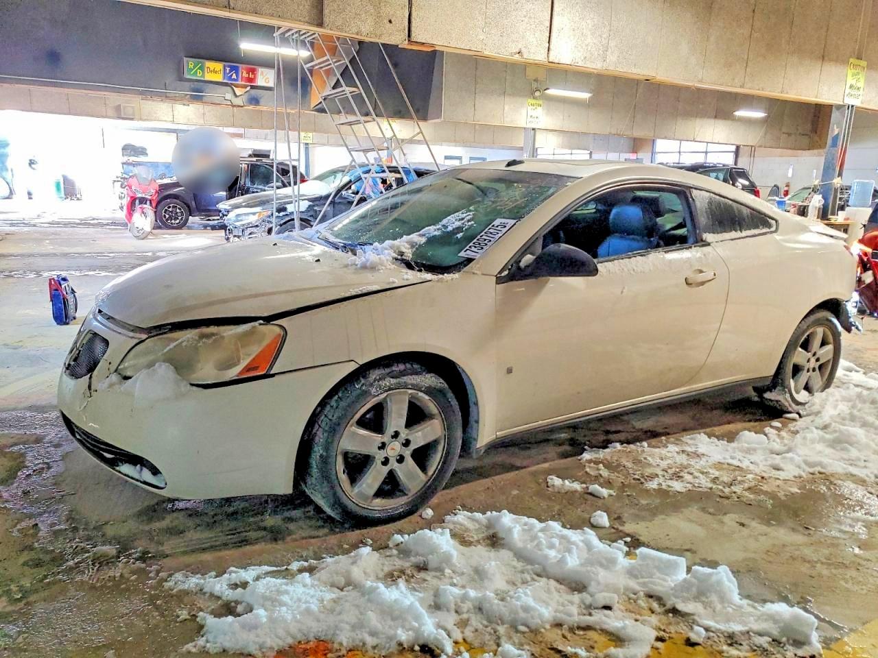 2007 Pontiac G6 GT, VIN 1G2ZH17NX74157940 — Rear end