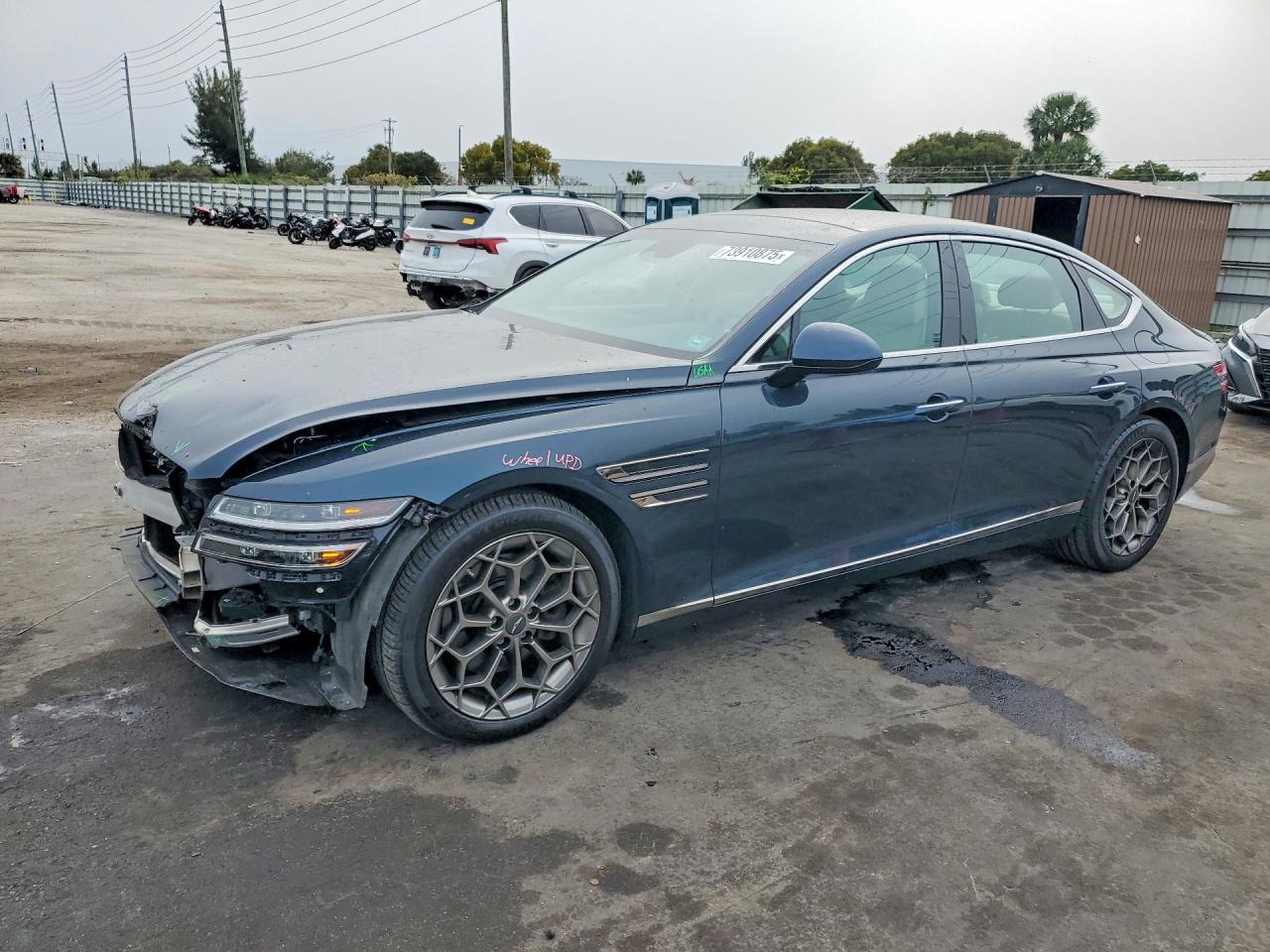 2022 Genesis G80 2.5T, VIN KMTGB4SC6NU126338 — Перед