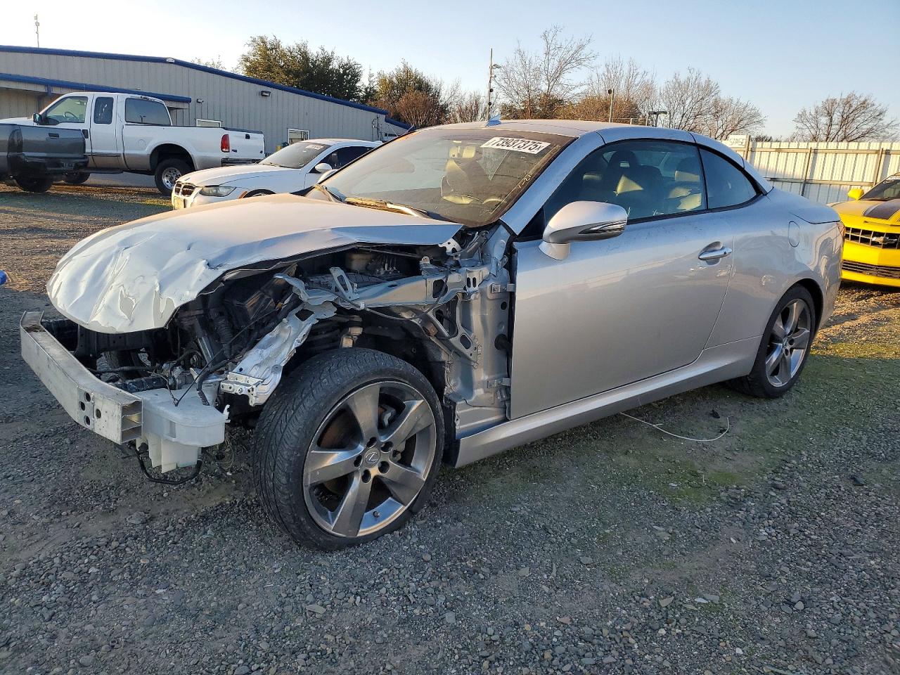 2010 Lexus IS 250 C, VIN JTHFF2C28B2520647 — Перед
