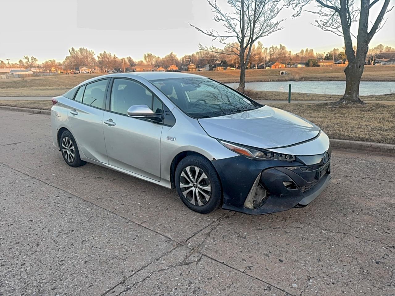 2020 Toyota Prius Limited, VIN JTDKARFP5L3155175 — Auction photo