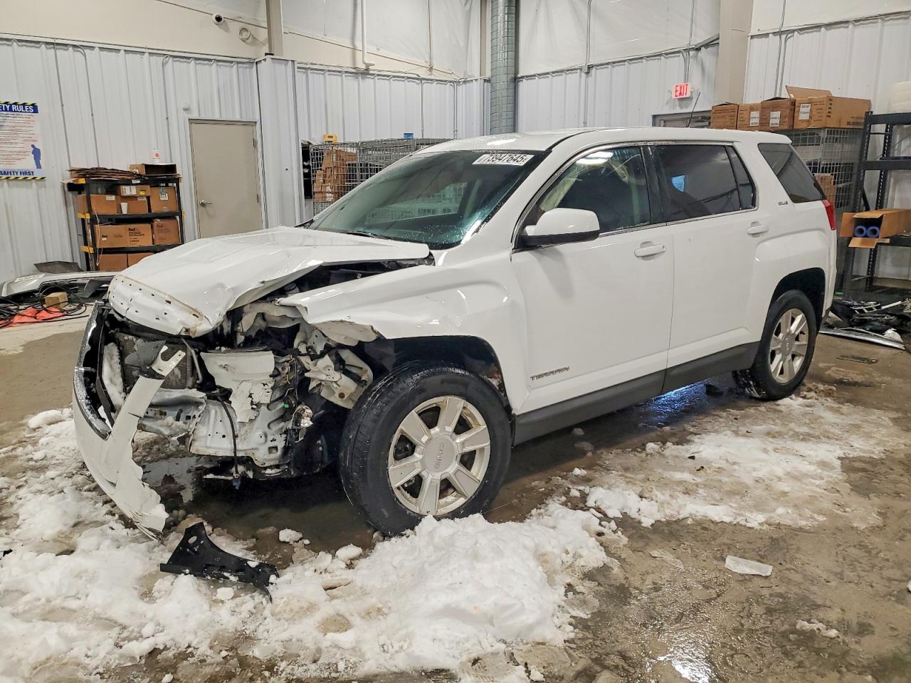 2011 GMC Terrain SLE-1, VIN 2CTALMECXB6343984 — Front end