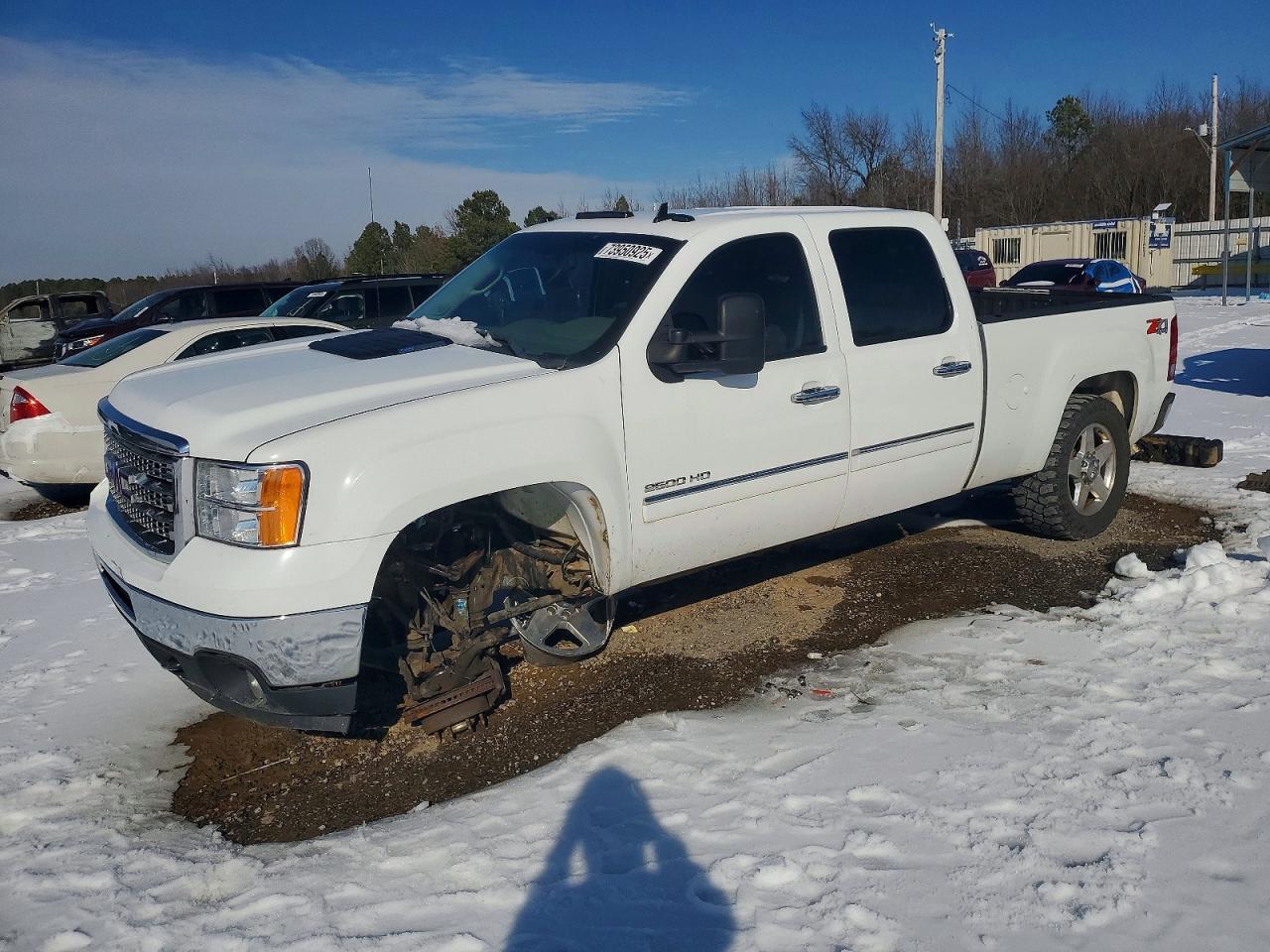 2012 GMC Sierra 2500HD SLE, VIN 1GT120C81CF198282 — Undercarriage