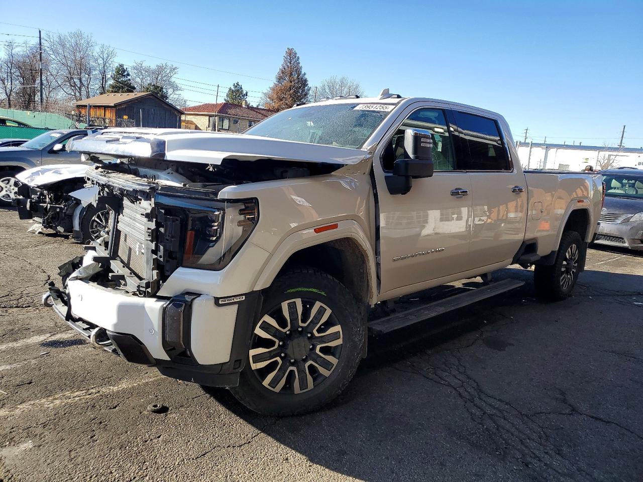 2024 GMC Sierra 3500HD Denali Ultimate, VIN 1GT49YEY5RF265477 — Front end