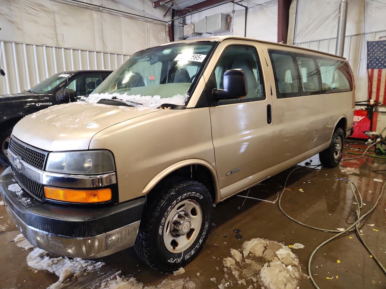 2006 Chevrolet Express Passenger, VIN 1GAHG39U661267905 — Normal wear
