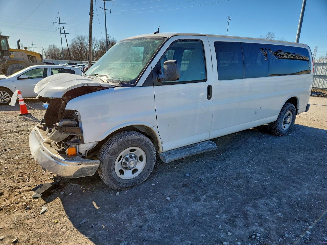 2015 Chevrolet Express Passenger LT, VIN 1GAZG1FG0F1201454 — Front end