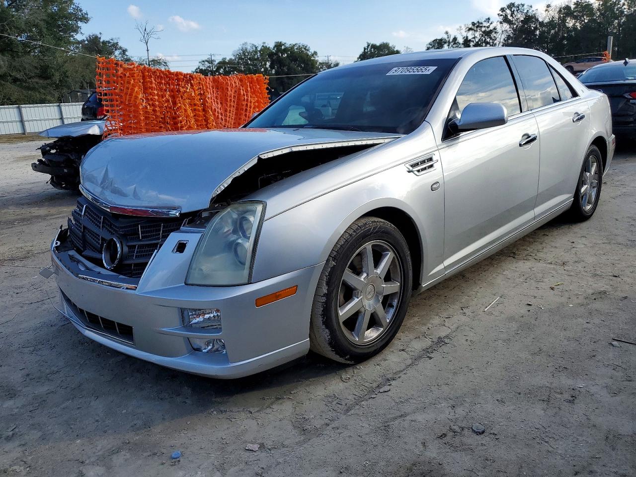 2011 Cadillac STS RWD, VIN 1G6DW6ED1B0121026 — Перед