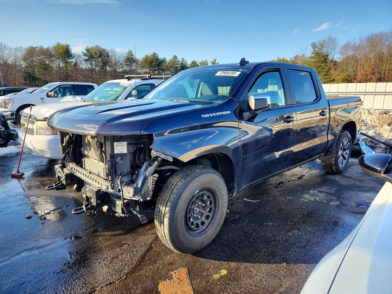 2024 Chevrolet Silverado 1500 LT, VIN 3GCPDKEK4RG335179 — Перед