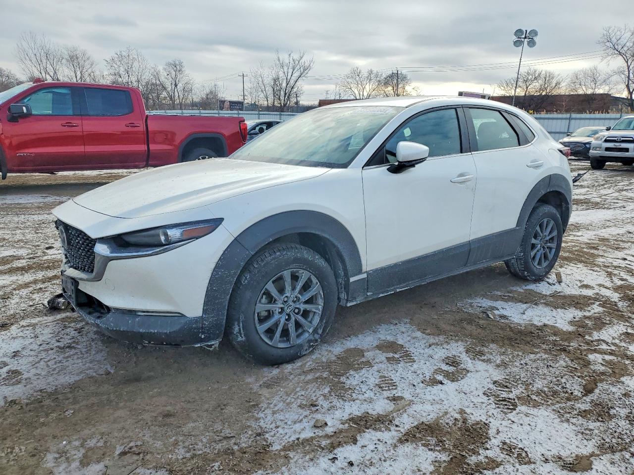 2022 Mazda CX-30 S, VIN 3MVDMBAL7NM440455 — Front end