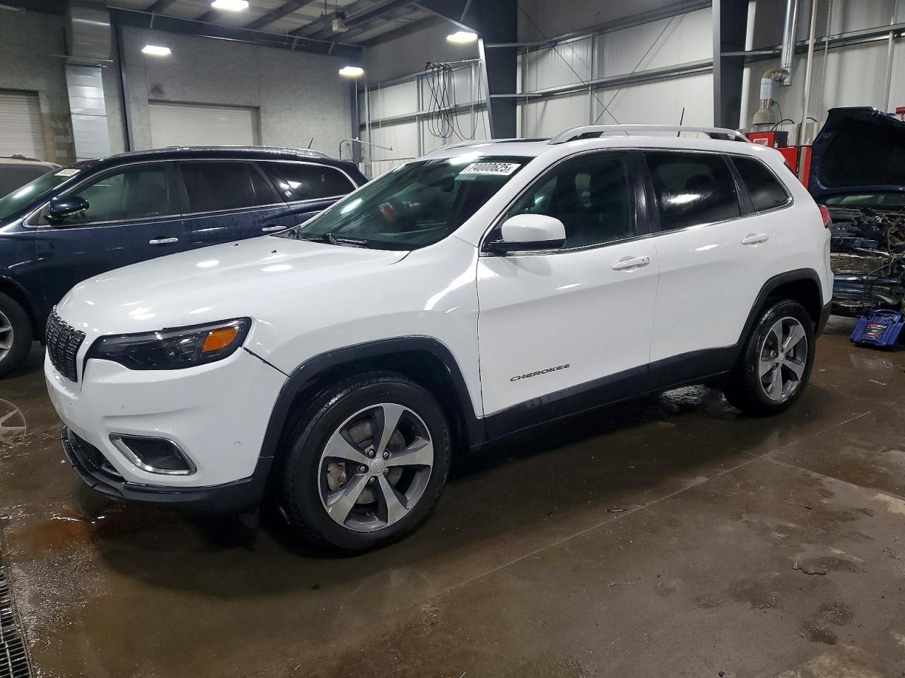2019 Jeep Cherokee Limited, VIN 1C4PJMDX5KD341450 — Front end