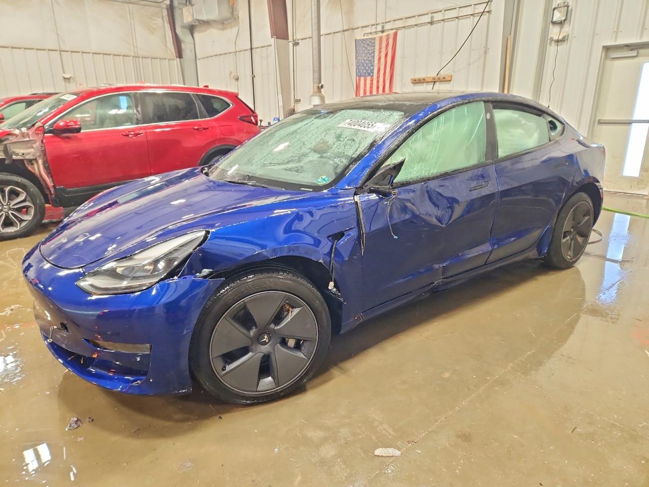 2022 Tesla Model 3, VIN 5YJ3E1EAXNF361881 — Опрокидывание