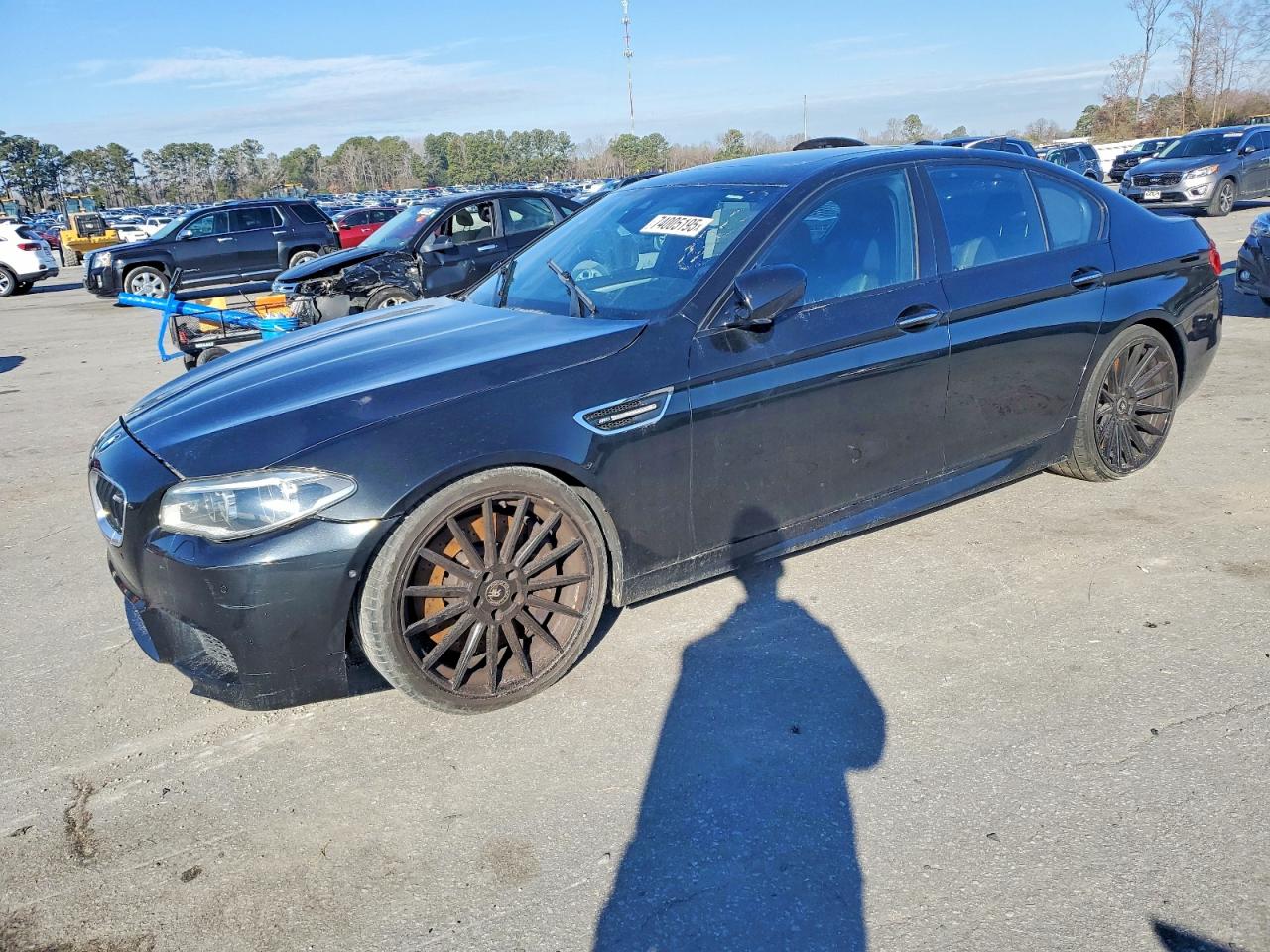 2016 BMW M5, VIN WBSFV9C56GD595844 — Мелкие вмятины и царапины