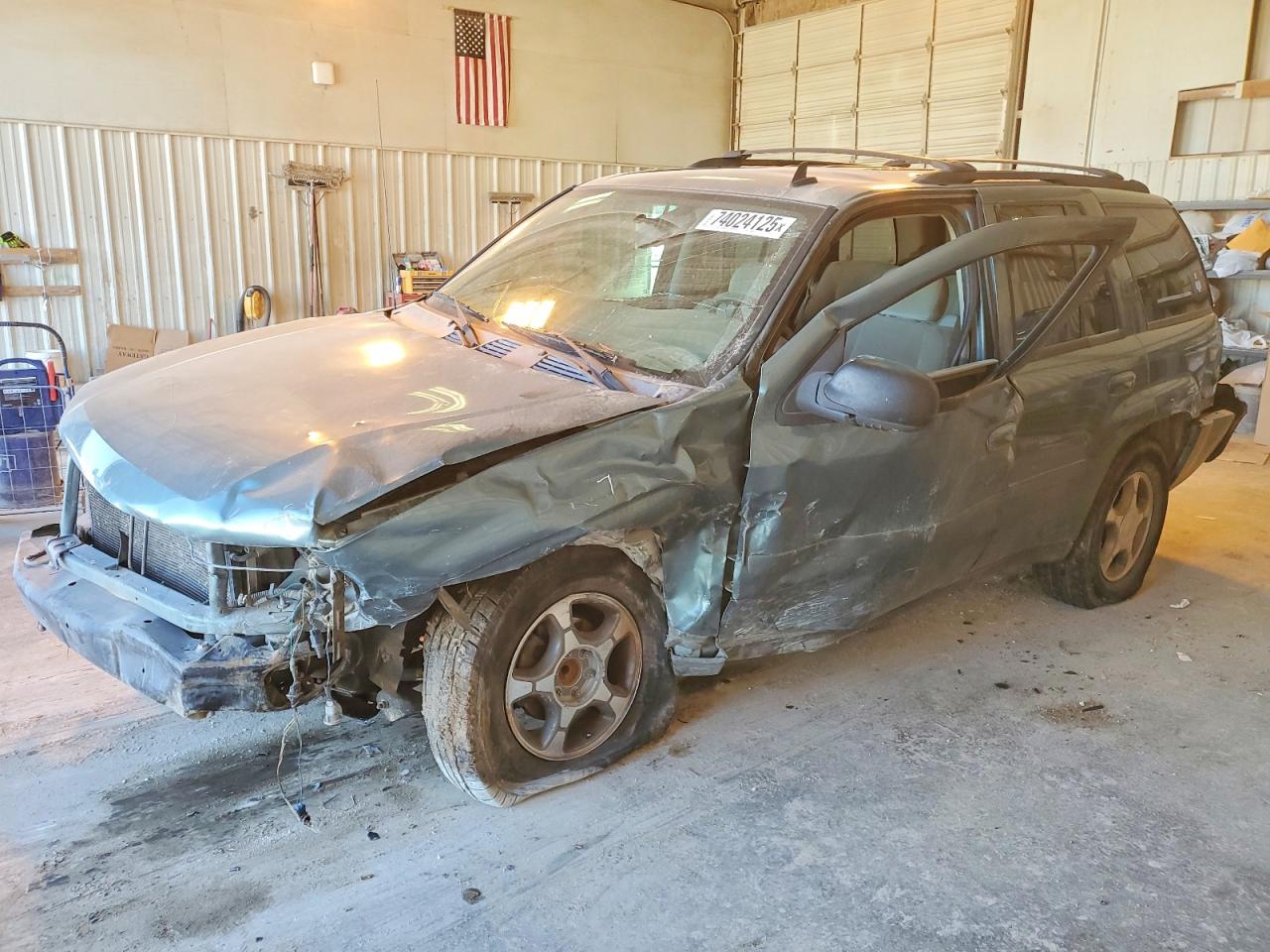 2009 Chevrolet TrailBlazer 1LT, VIN 1GNDS33S692106911 — Front end