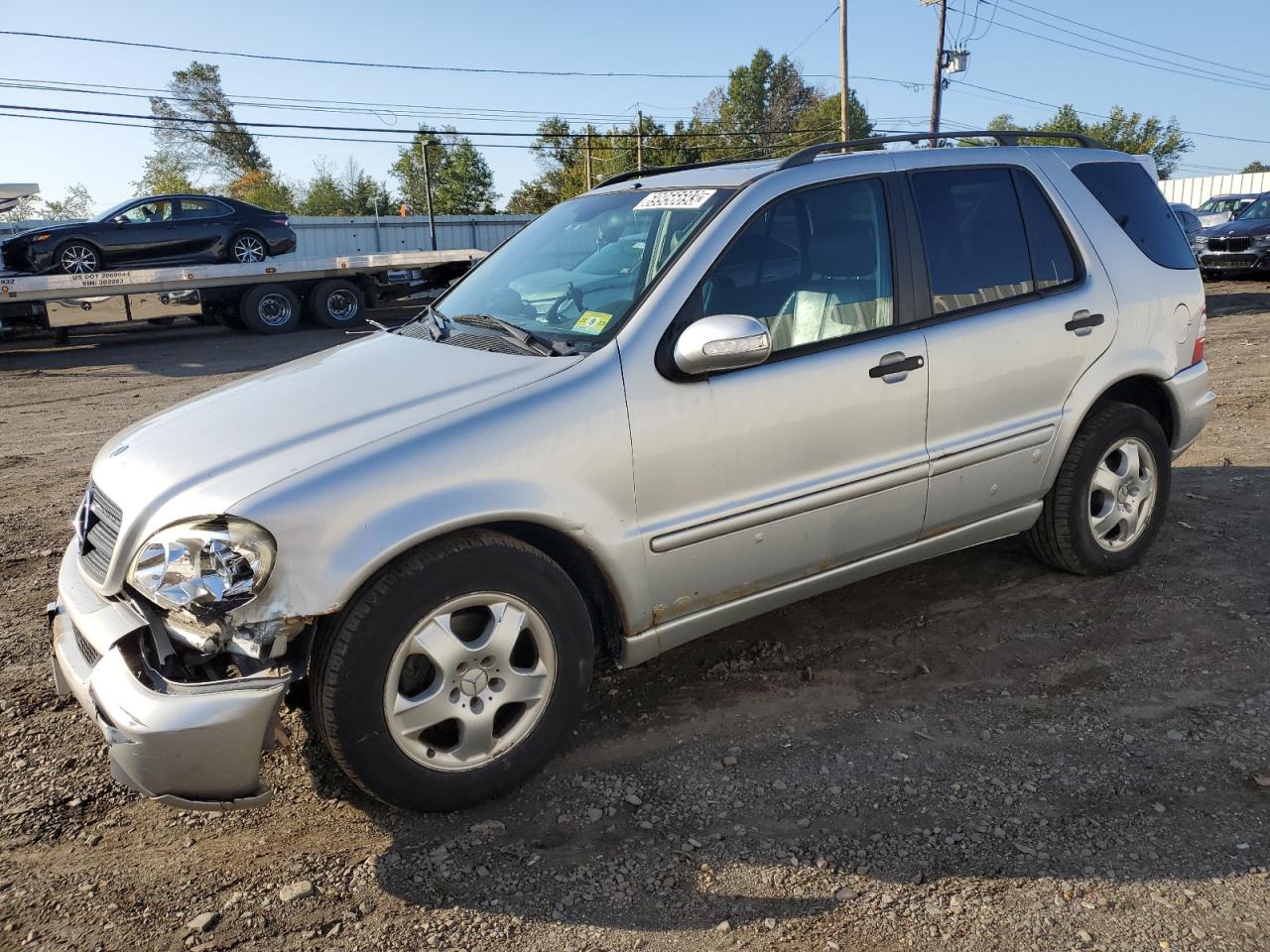 2004 Mercedes-Benz M 350, VIN 4JGAB57EX4A460291 — Front end