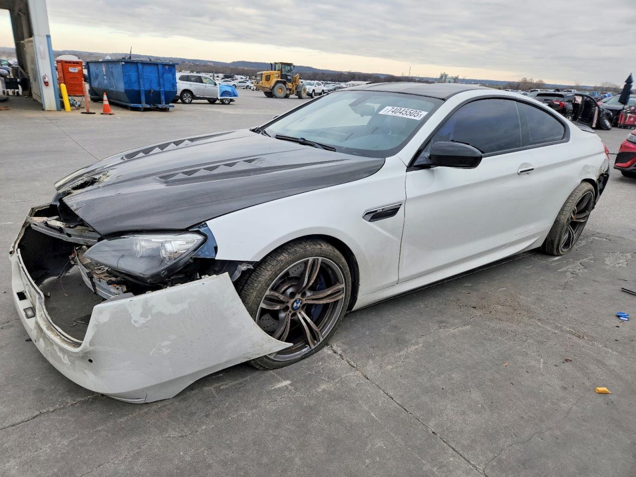 2013 BMW M6, VIN WBSLX9C51DC968660 — Перед
