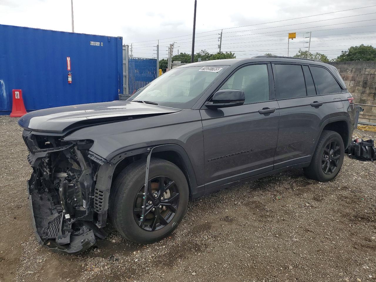 2024 Jeep Grand Cherokee Altitude, VIN 1C4RJHAG8RC124608 — Front end