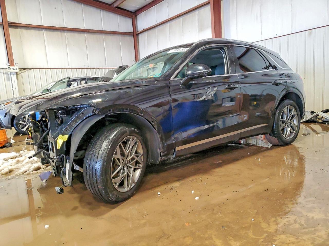 2024 Genesis GV70 2.5T, VIN 5NMMADTB6RH000293 — Front end