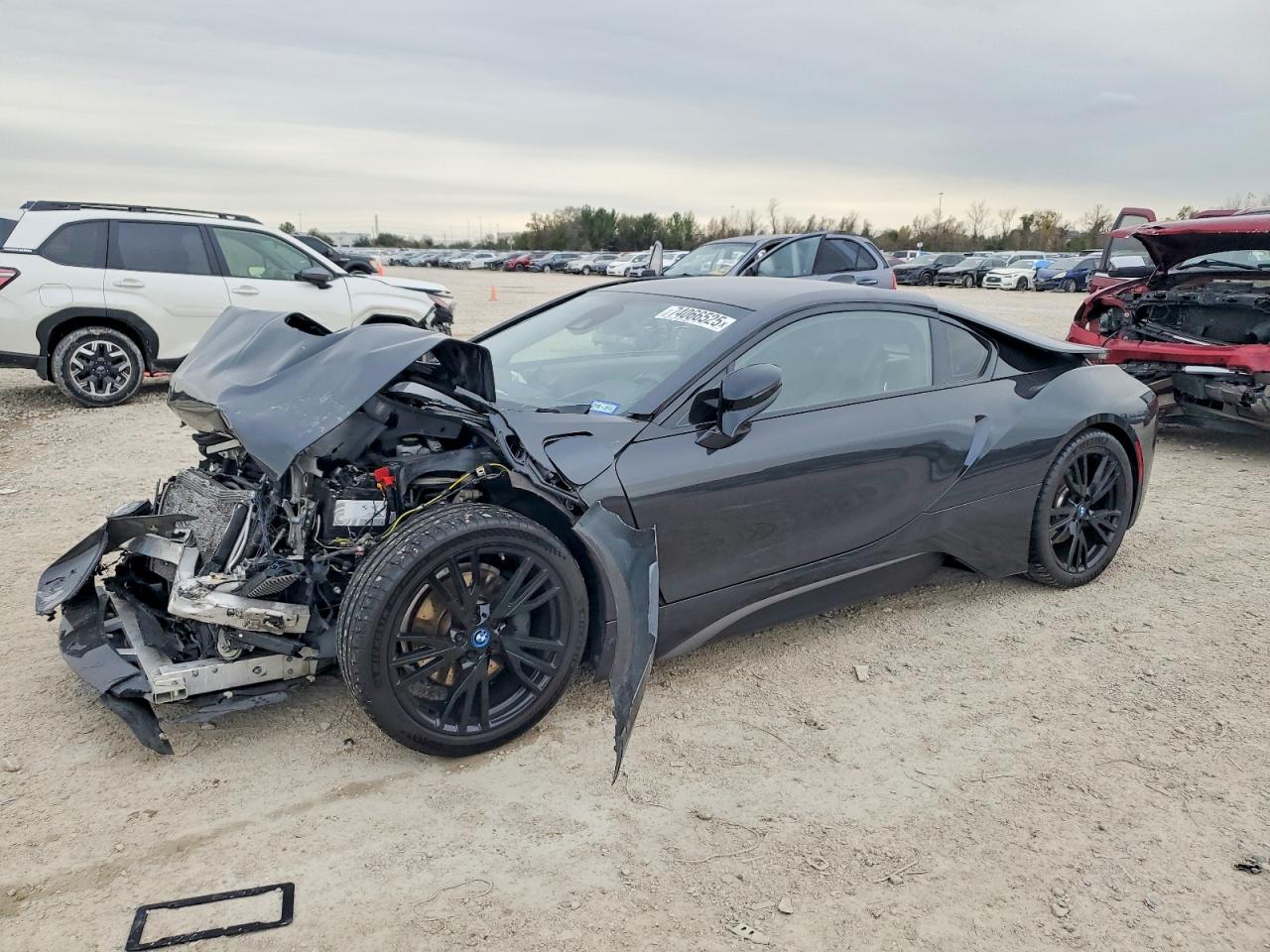 2015 BMW i8, VIN WBY2Z2C56FV674360 — Перед
