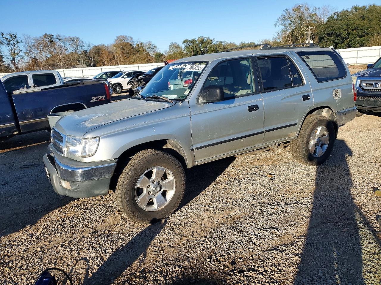 1999 Toyota 4Runner, VIN JT3GM84R2X0051850 — Side