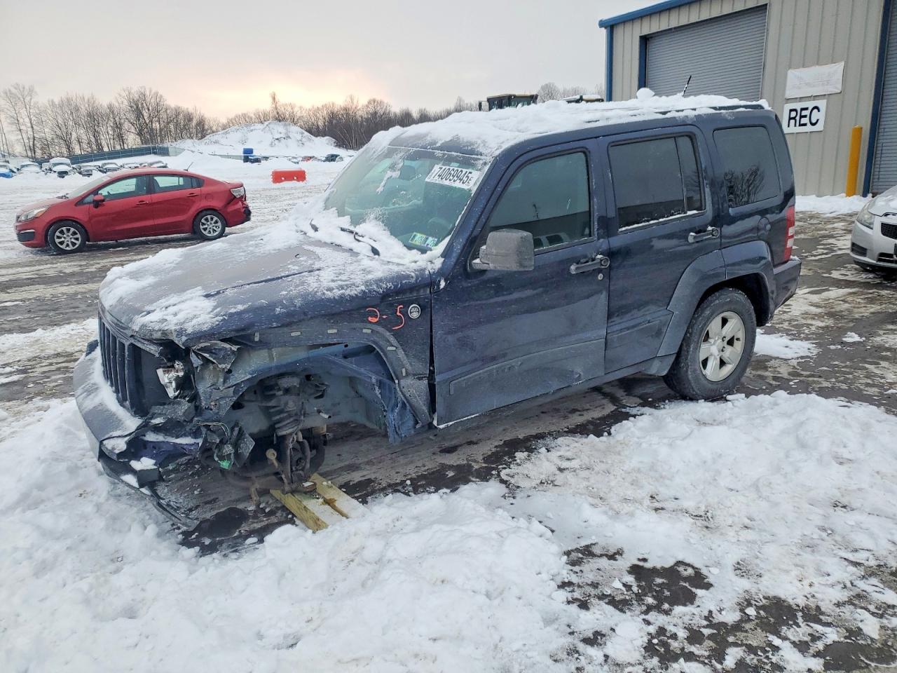 2012 Jeep Liberty Sport, VIN 1C4PJMAK5CW205172 — Перед