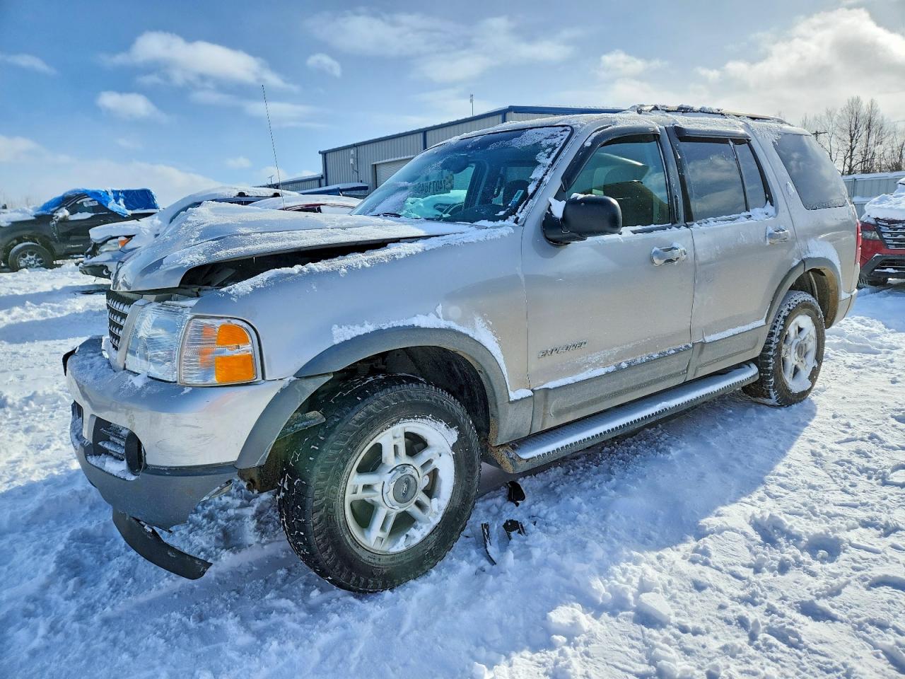 2002 Ford Explorer XLT, VIN 1FMZU73K92UD67374 — Front end