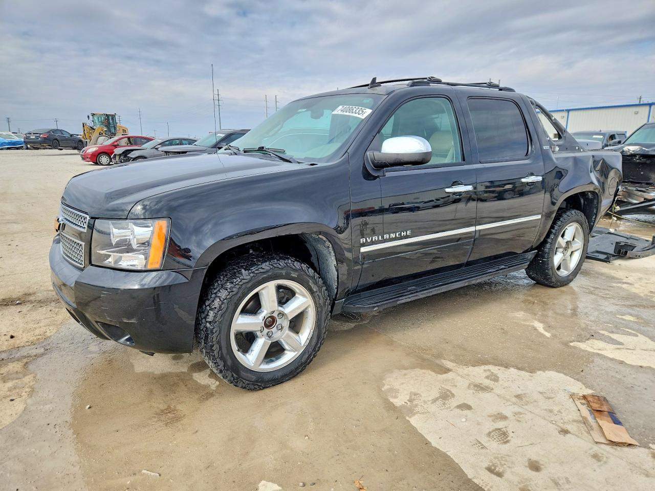 2012 Chevrolet Avalanche LTZ, VIN 3GNTKGE7XCG147553 — Зад