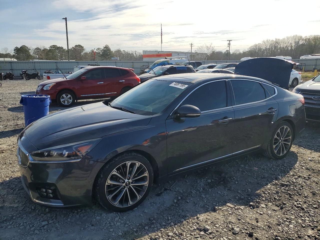 2019 Kia Cadenza Technology, VIN KNALC4J15K5164995 — Rear end