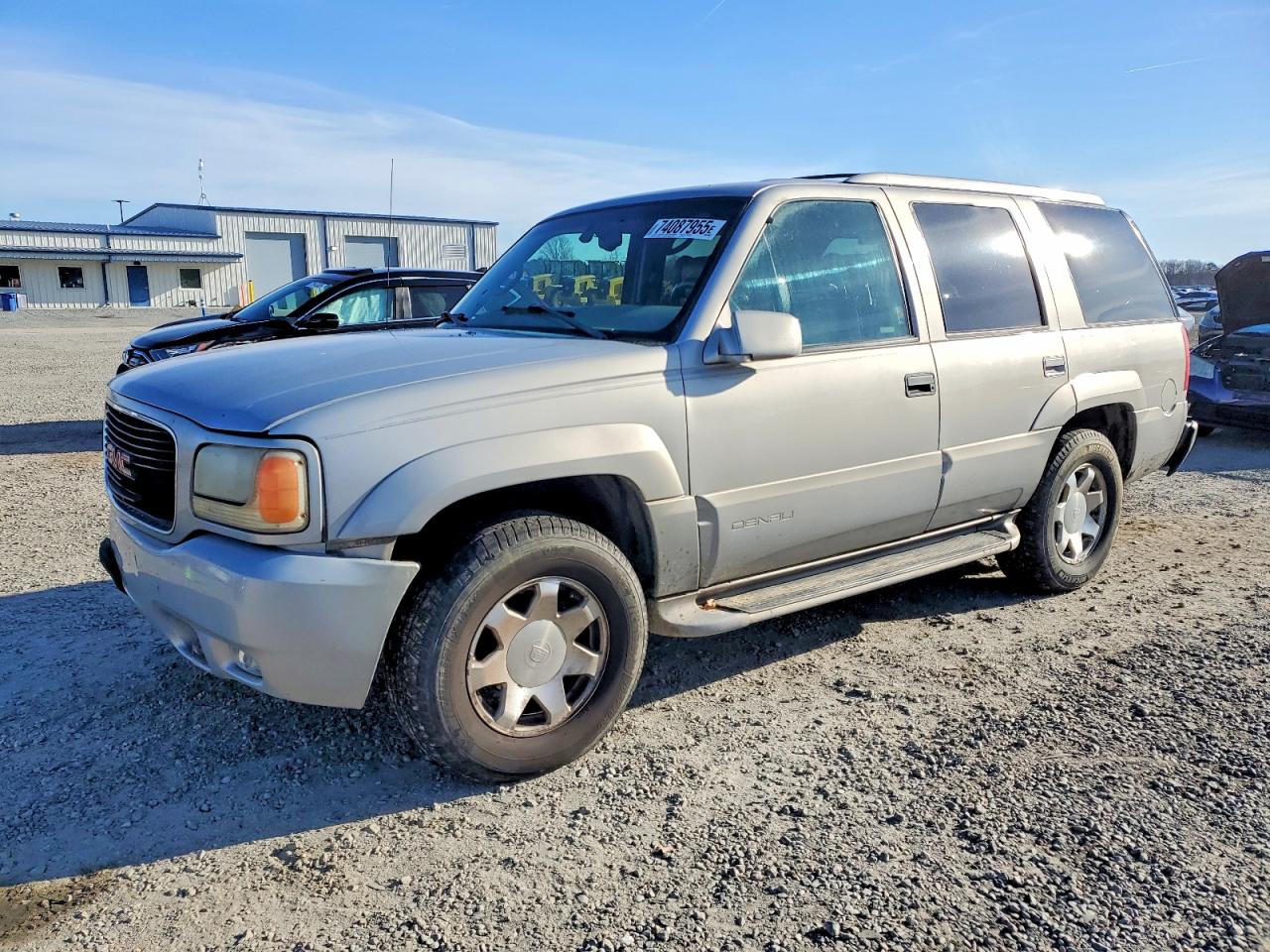 1999 GMC Denali, VIN 1GKEK13R1XR904952 — Front end