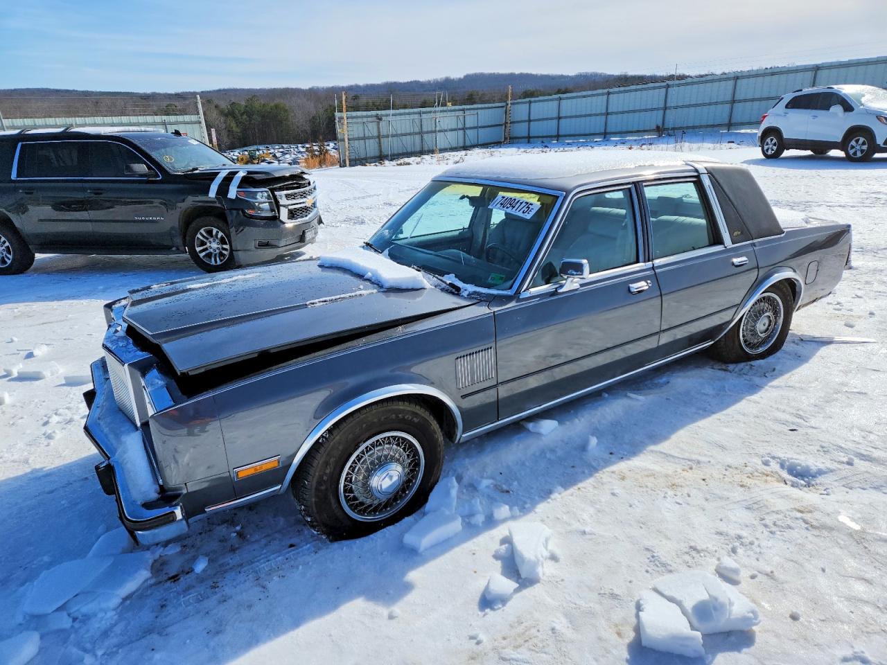1987 Chrysler New Yorker, VIN 1C3BF66P5HW120887 — Бок