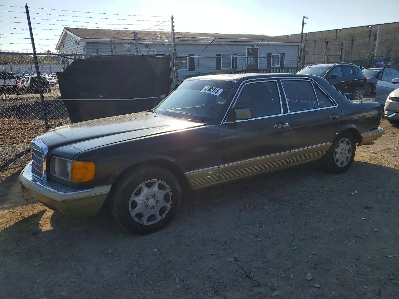 1983 Mercedes-Benz 300 SD, VIN WDBCB20A1DB037367 — Side