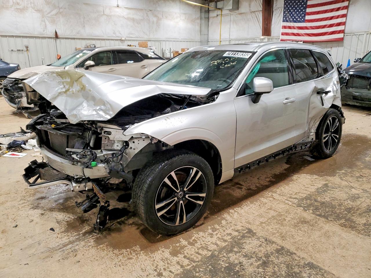 2019 Volvo XC60 Momentum, VIN LYV102RK3KB233297 — All over