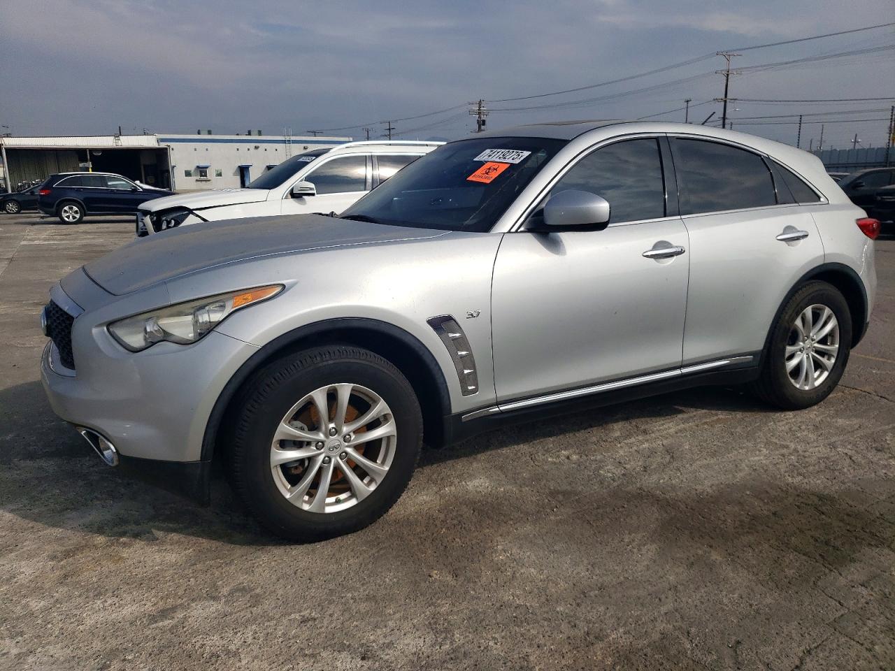 2017 Infiniti QX70, VIN JN8CS1MU1HM141372 — Auction photo