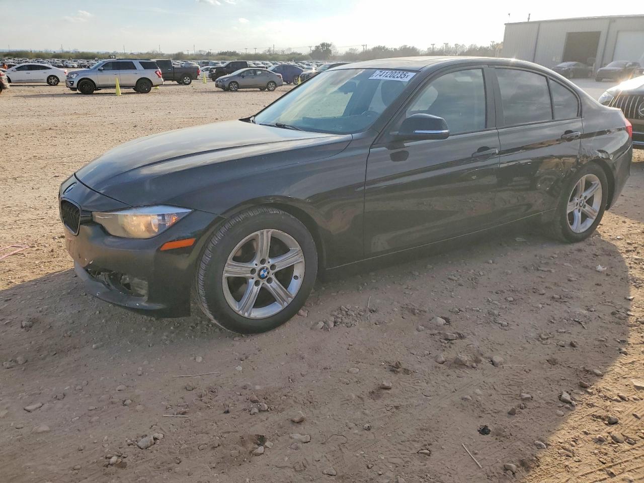 2014 BMW 3 Series 320i, VIN WBA3B1C54EP679299 — Rear end