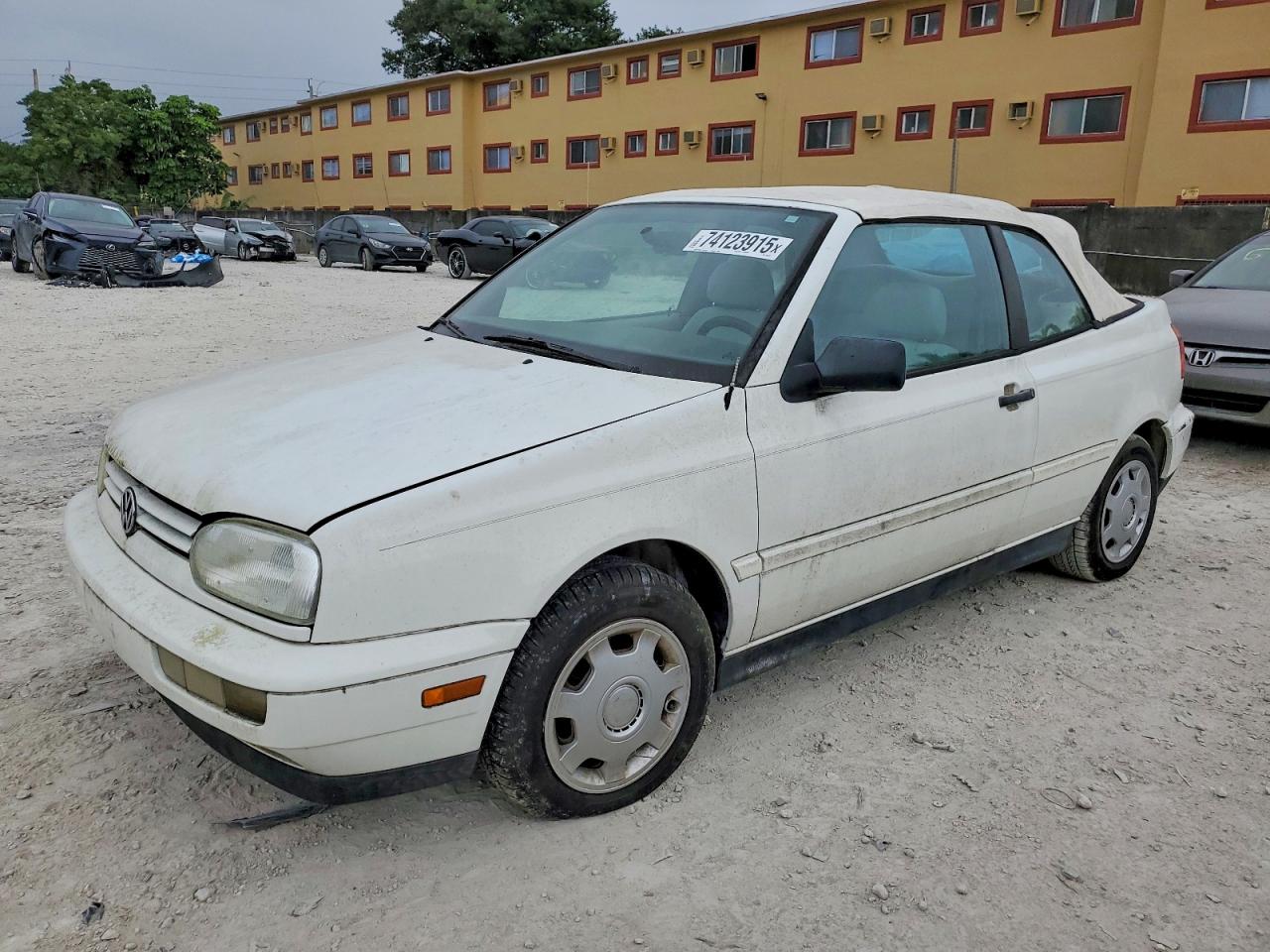 1998 Volkswagen Cabriolet, VIN 3VWAA81EXWM808675 — Minor dents and scratches